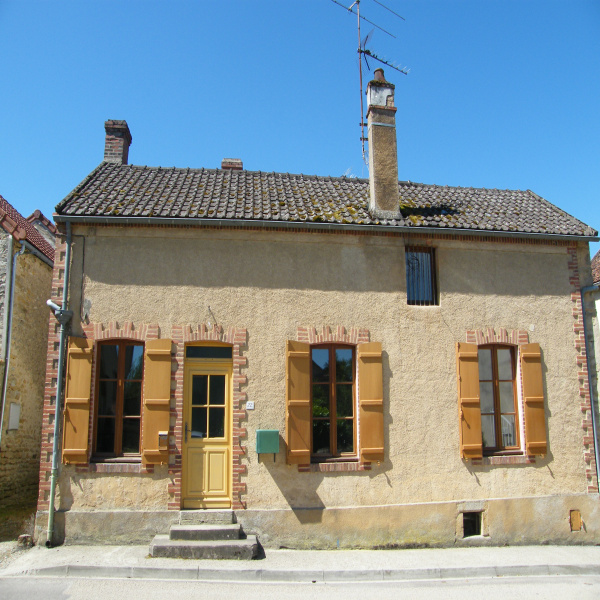 Offres de location Maison de village Givry 89200